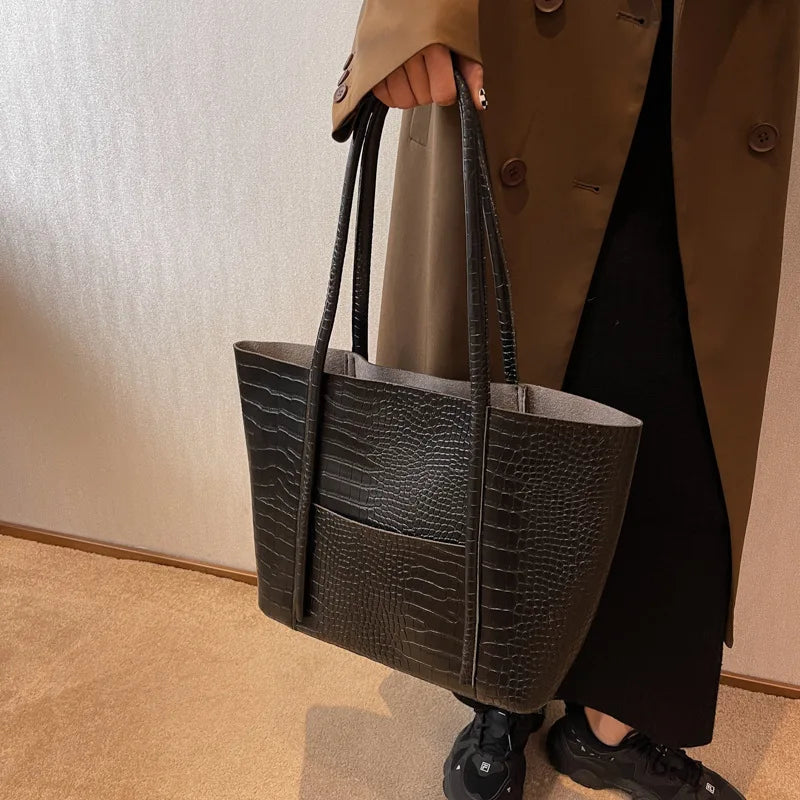 Hazel | Women's Refined Shoulder Bag — Willow & Wren Melbourne