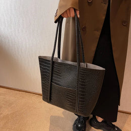 Hazel | Women's Refined Shoulder Bag — Willow & Wren Melbourne
