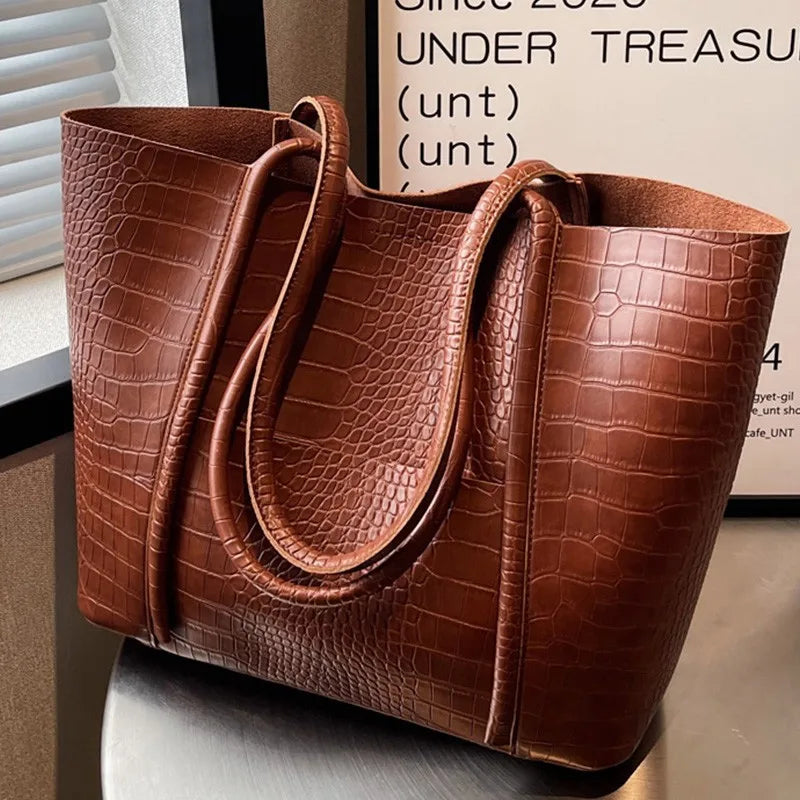 Hazel | Women's Refined Shoulder Bag — Willow & Wren Melbourne