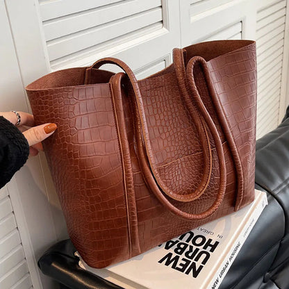 Hazel | Women's Refined Shoulder Bag — Willow & Wren Melbourne