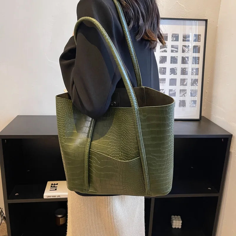 Hazel | Women's Refined Shoulder Bag — Willow & Wren Melbourne