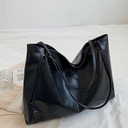 Hazel | Women's Hobo Shoulder Bag — Willow & Wren Melbourne