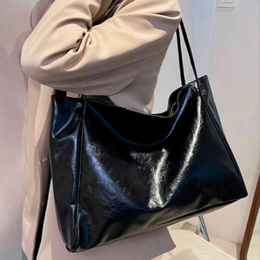 Hazel | Women's Hobo Shoulder Bag — Willow & Wren Melbourne