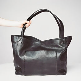 Hazel | Women's Zip-Pocket Shoulder Bag — Willow & Wren Melbourne